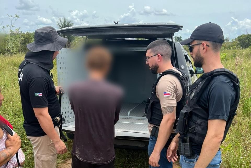 Homem é preso após matar o próprio irmão com diversos golpes de fac@ em Manacapuru