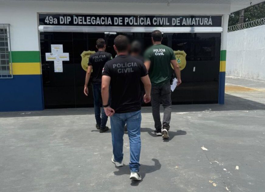 Homem é preso por agredir a companheira fisicamente na frente dos filhos, em Amaturá