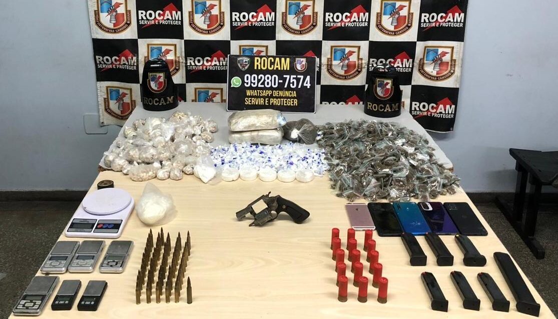 Homem é preso com mais de 5 mil porções de drogas, arma de fogo e munições na zona norte de Manaus