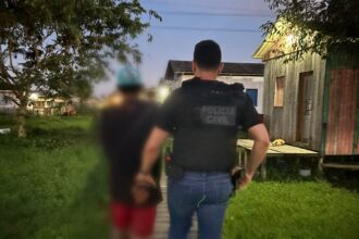 Homem é preso em flagrante por esf@quear a própria companheira, em Eirunepé