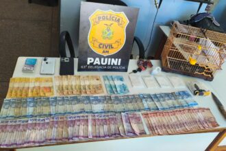 Polícias prendem dois homens por tráfico de drogas, em Pauini