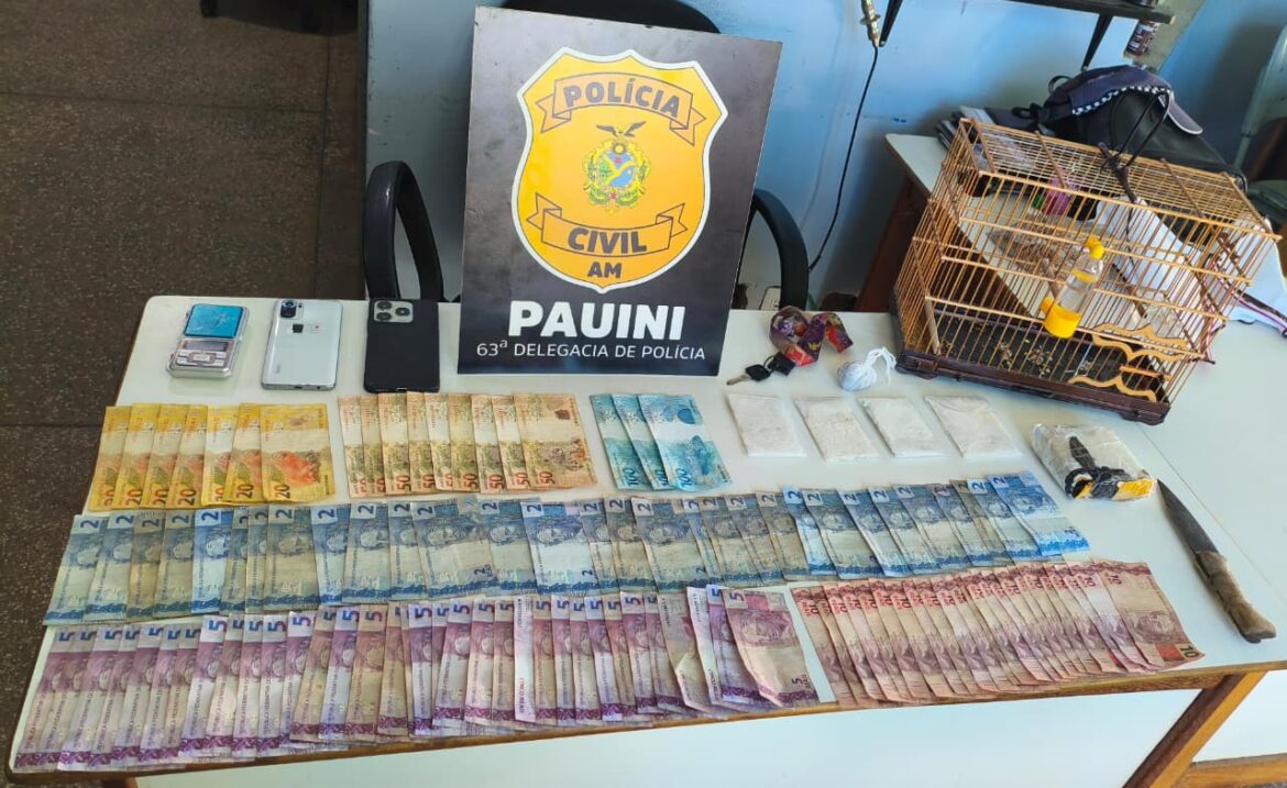 Polícias prendem dois homens por tráfico de drogas, em Pauini