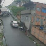 Vídeo: homem escapa de ser esmagado ao pular de caminhão desgovernado em Manaus