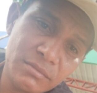 Polícia divulga imagem de homem procurado por descumprimento de medida protetiva