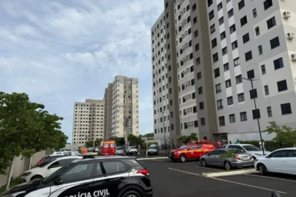 Criança morre após cair do quinto andar de prédio no Parque 10