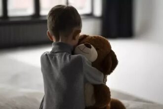 INSS começa a analisar pedidos de pensão para órfãos de vítimas de feminicídio
