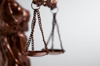 Justiça denuncia pai e meio-irmão por homicídio qualificado e ocultação de cadáver, em Manicoré