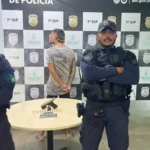 Homem armado ameaça moradores e acaba cercado por policiais em Manaus