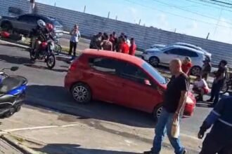 Trânsito: motociclista morre e outro fica em estado grave após colisão na Av. Torquato Tapajós