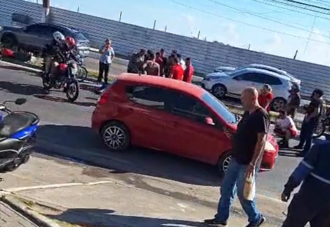 Trânsito: motociclista morre e outro fica em estado grave após colisão na Av. Torquato Tapajós