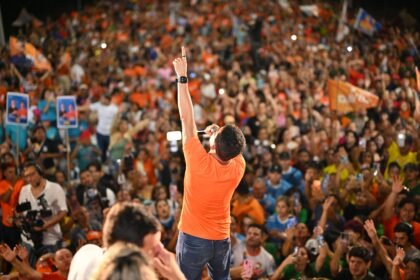 David reúne multidão em último comício do 1º turno, destaca ação conjunta e apresenta prioridades para o Amazonas